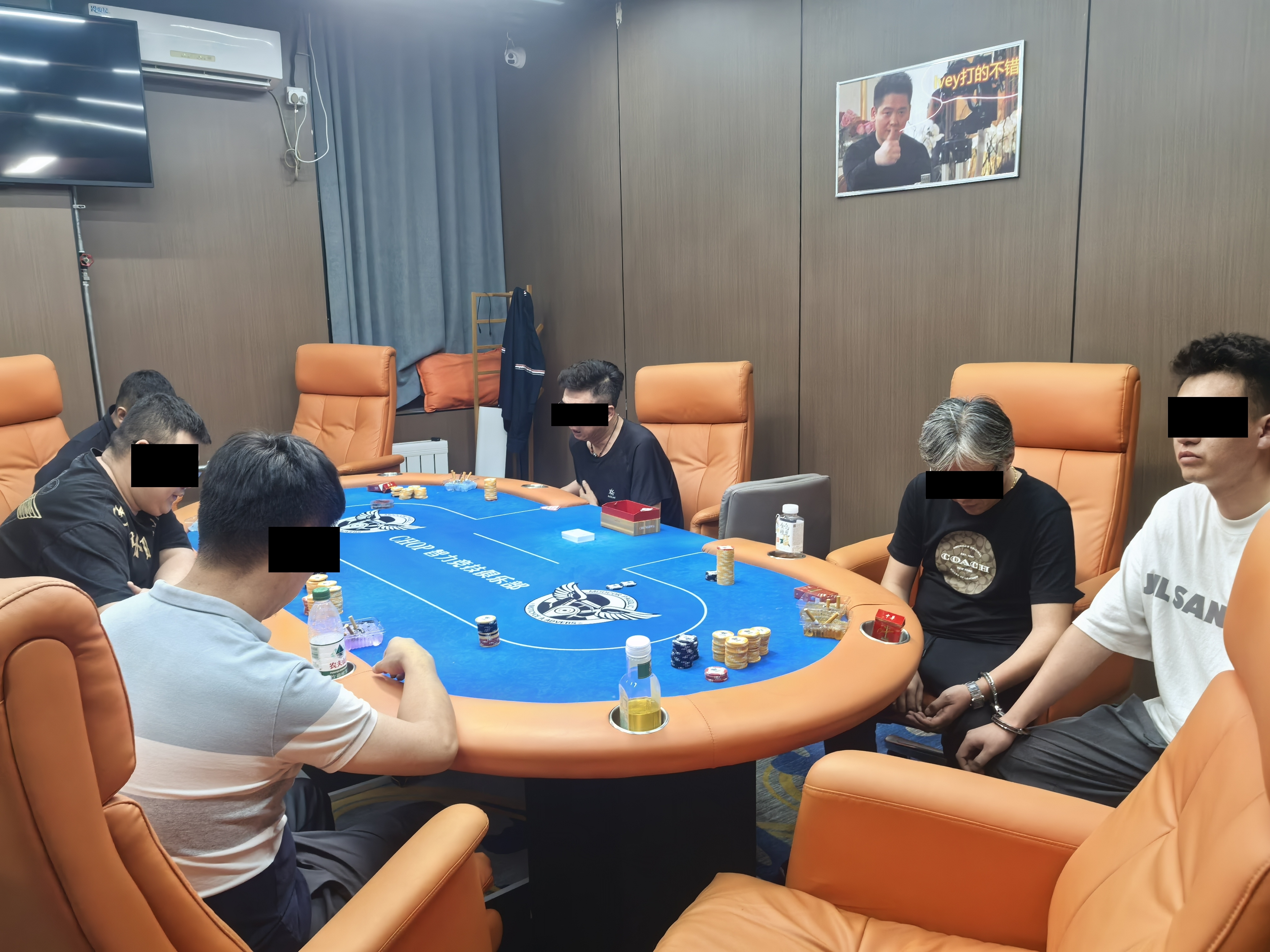 德州扑克违法吗_查获赌资48万余元抓获涉赌人员106人_兰州市公安局打击开设俱乐部以德州扑克竞技赛形式聚众赌博案件