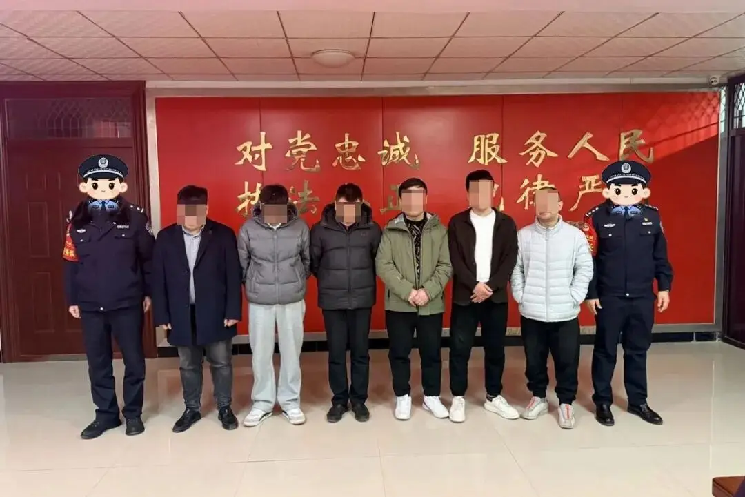 德州扑克聚众赌博_赌博案件_9人德州扑克起手牌