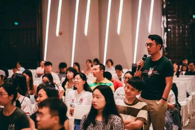 WST美女导师搞笑视频_德州扑克教学_德州扑克玩法介绍