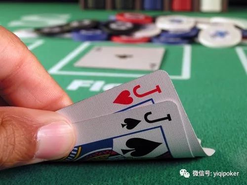 JJ翻牌前加注反加策略_JJ口袋J鱼钩无限注德州扑克起手牌策略_德州扑克几轮加注