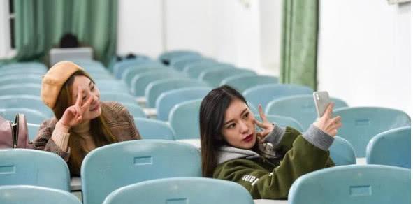 90后女赌王余铃涵_美女赌王余铃涵_赌神 德州扑克