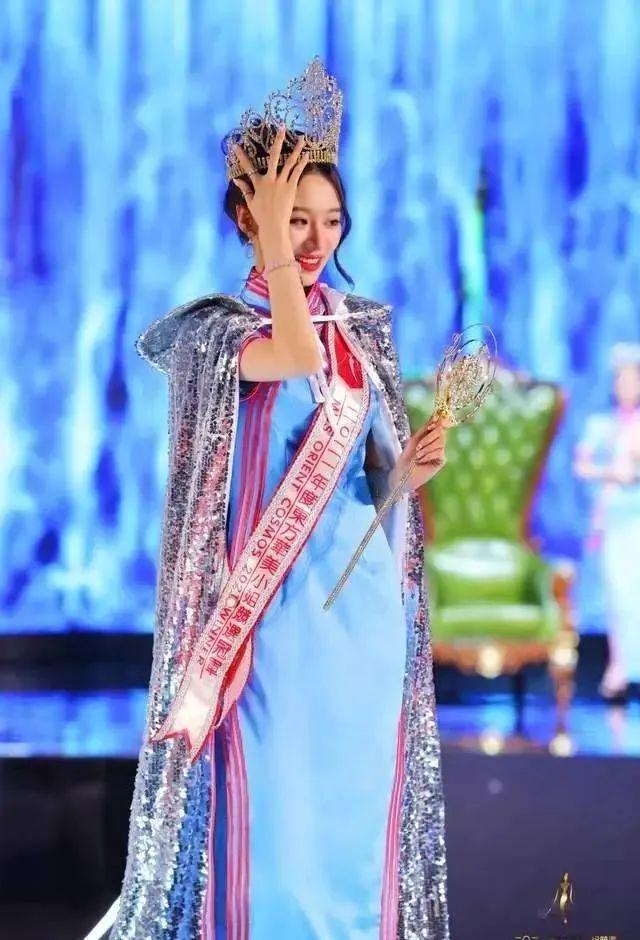 德州扑克 佳佳_德扑美女选手YARA精彩牌局_YARA扑克大赛