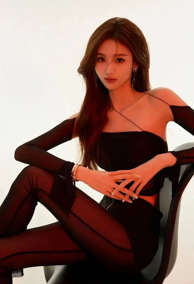 YARA扑克大赛_德州扑克 佳佳_德扑美女选手YARA精彩牌局