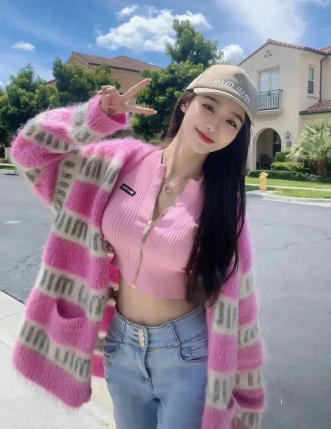 德州扑克 佳佳_德扑美女选手YARA精彩牌局_YARA扑克大赛