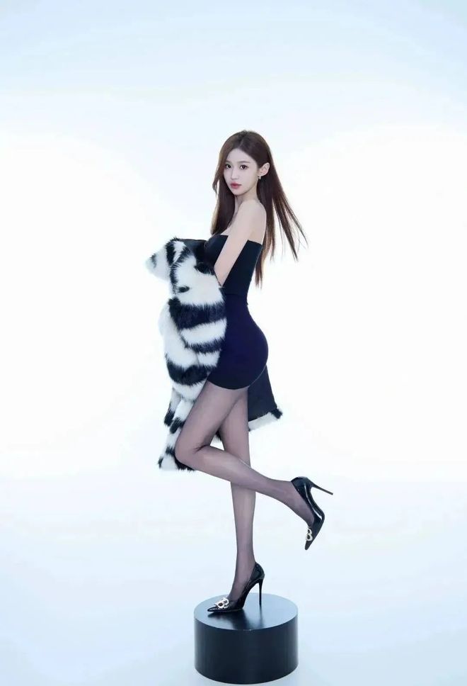 德扑美女选手YARA精彩牌局_德州扑克 佳佳_YARA扑克大赛