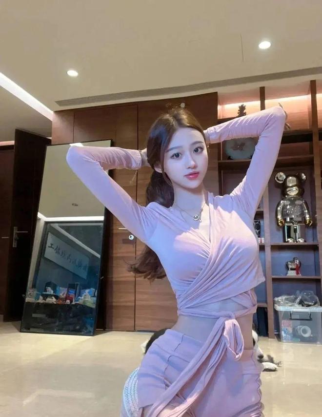 YARA扑克大赛_德州扑克 佳佳_德扑美女选手YARA精彩牌局