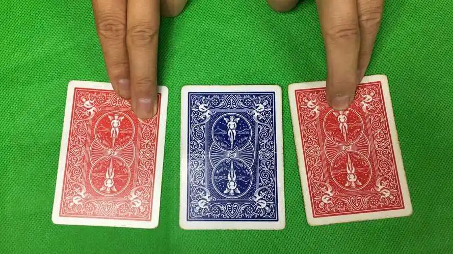 有德州扑克的电影_赌王之王扑克策略与心理对决_赌王之王关键牌局分析